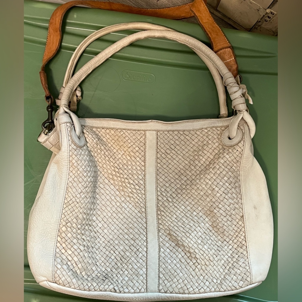 Sundance Cream and Tan Shoulder Bag
